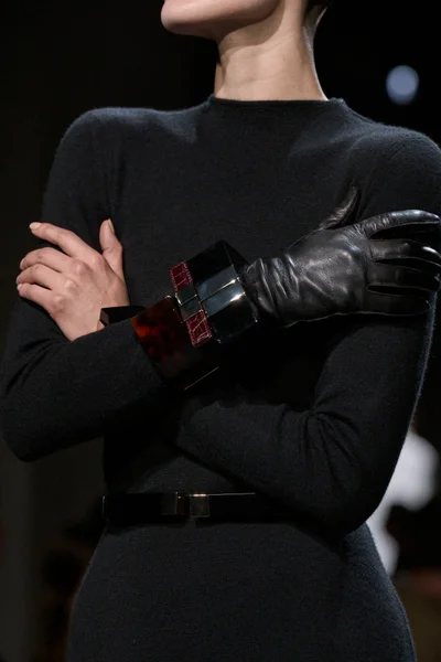 Look 17